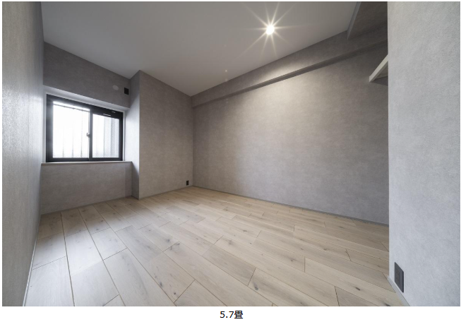 まるでカフェのような暮らしを、理想の場所で。 岡山市北区問屋町。この人気のエリアに、あなたの新しいライフスタイルを彩る特別な住まいが誕生しました。