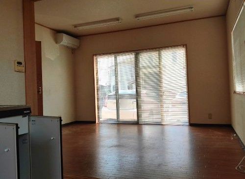 都心へのアクセスと利便性を求める方、また住居兼事務所をお探しの方にもおすすめしたい物件です。