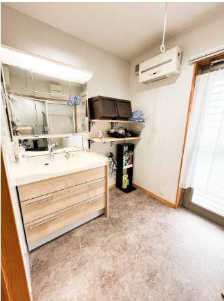 ライフデザインカバヤ施工のゆとりある注文住宅！太陽光発電により家計にも優しい物件.駅や病院も近く、生活に便利な好立地。