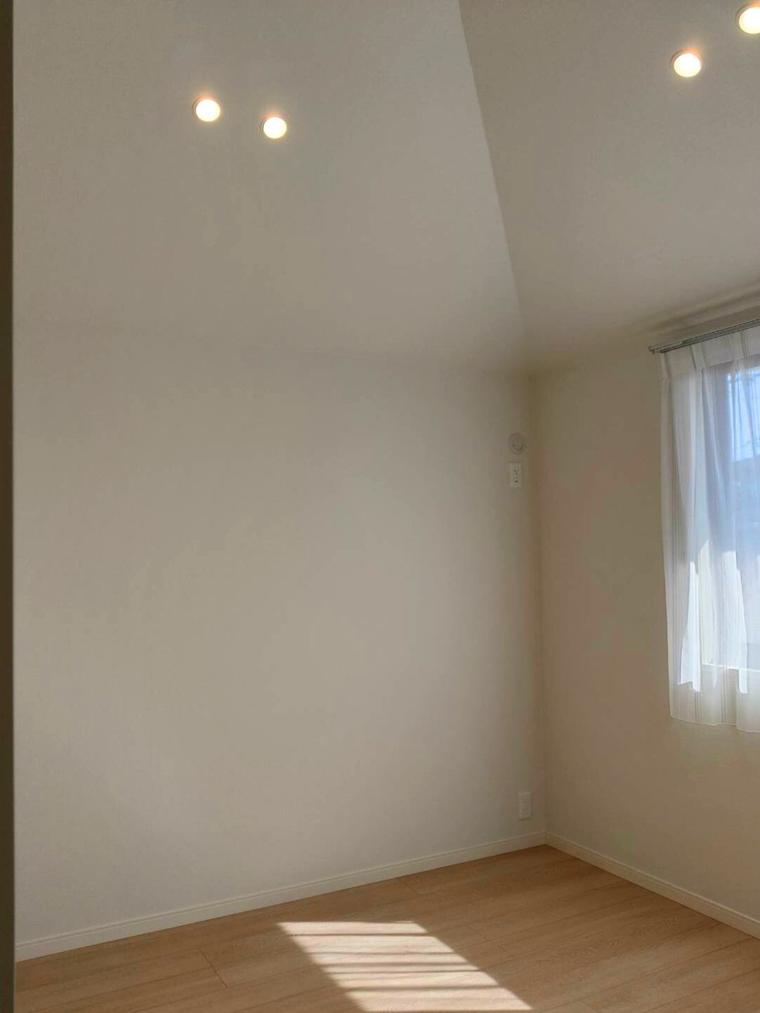 【ミサワホーム 金光町占見新田 2号棟】未入居 3mの高天井と家事ラク動線。家具・エアコン付で始める安心の新生活!