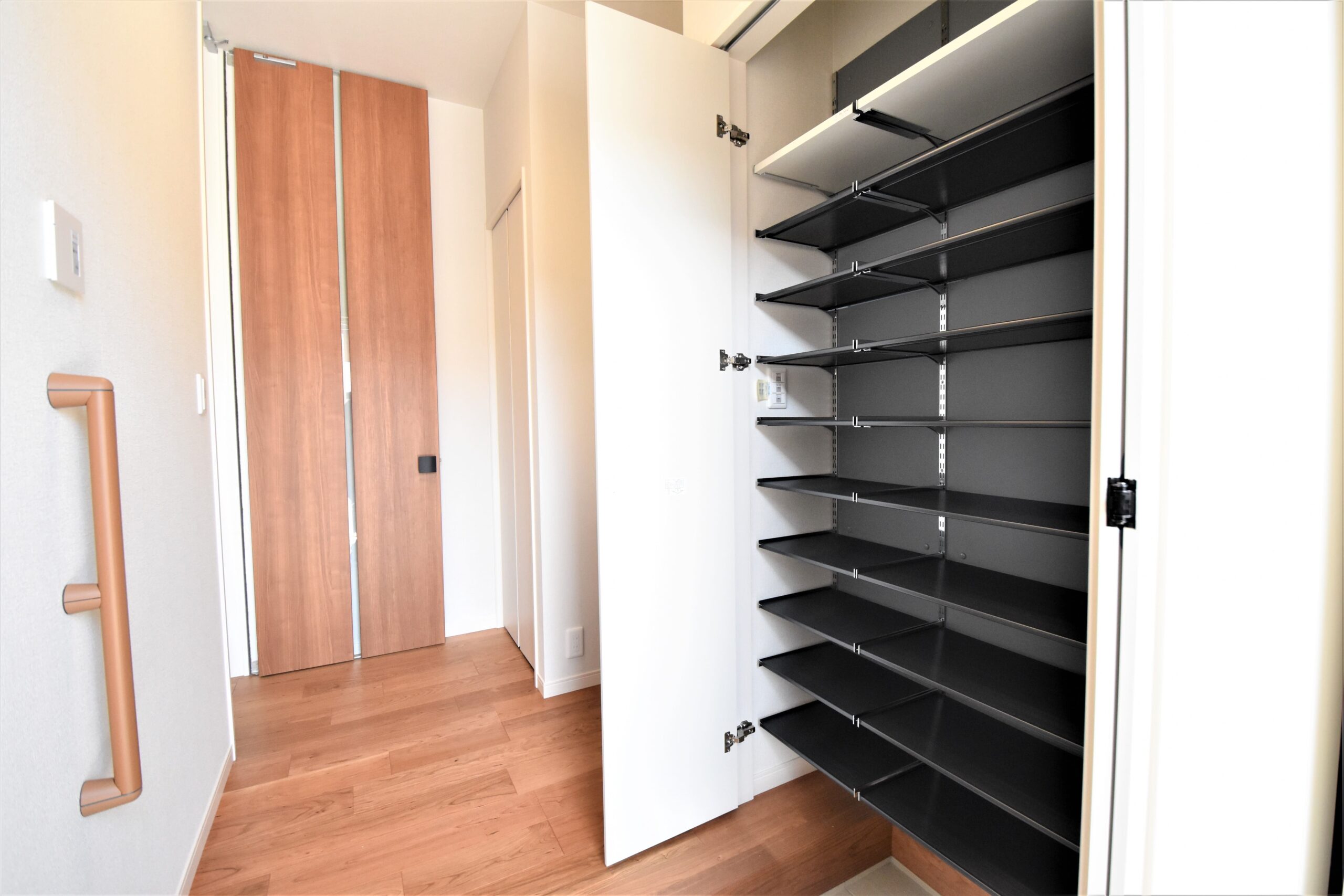 【ミサワホーム施工】未入居 金光町占見新田・高天井リビングのZEH住宅 1号棟